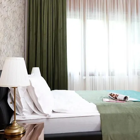 Grand Phillip Cismigiu Park Downtown Appartement Boekarest