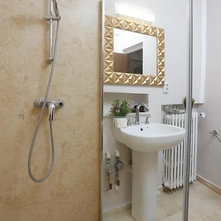 Grand Phillip Cismigiu Park Downtown * Bucarest