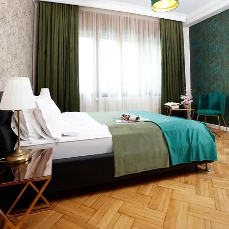 Grand Phillip Cismigiu Park Downtown Apartment