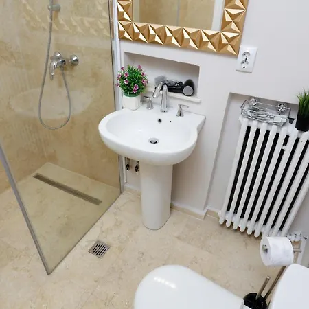 Grand Phillip Cismigiu Park Downtown *