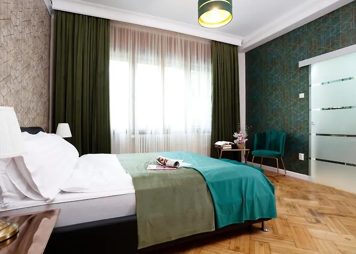 Grand Phillip Cismigiu Park Downtown