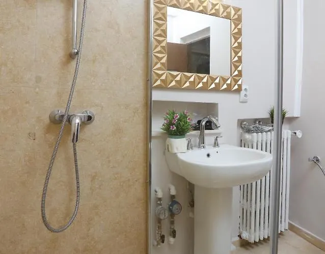 Grand Phillip Cismigiu Park Downtown * Бухарест